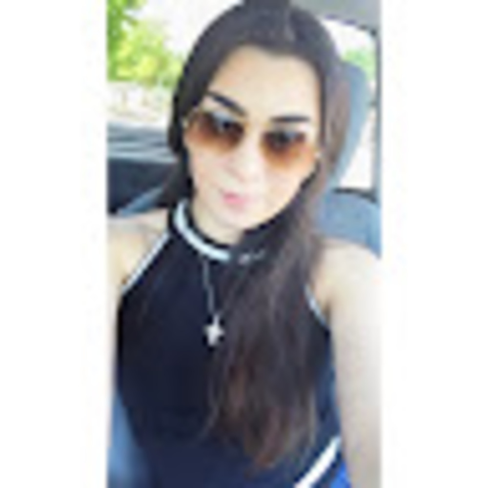 Meet your Posher, Daniela